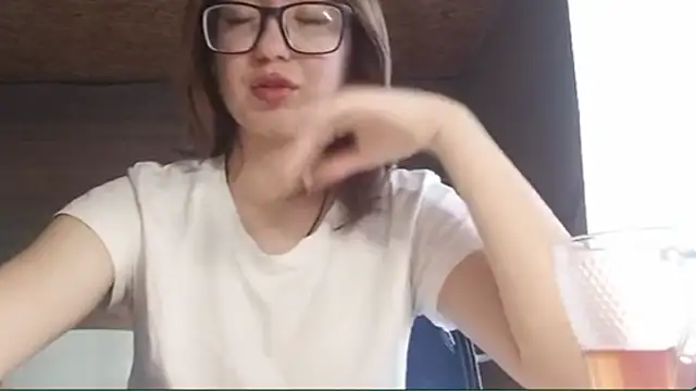 OliviaMoment – webcam-show