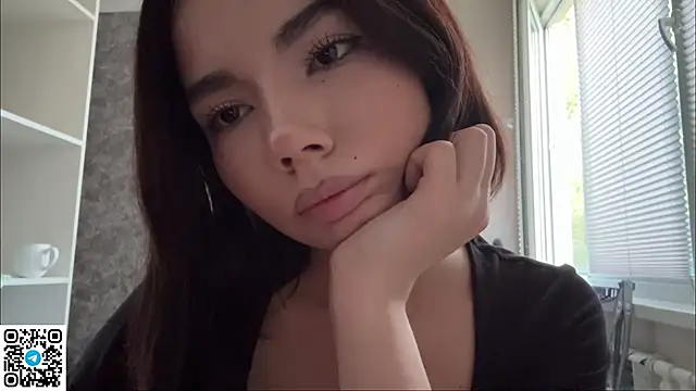 XXX chat uživo modela MarylnMonnier