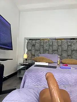 amara_wet04's Webcam Show