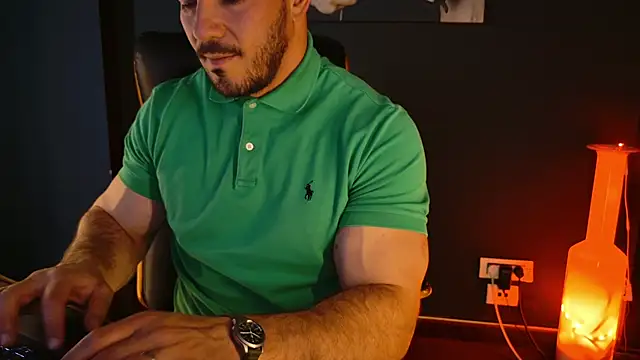 AngeloEric Adlı Modelin Web Kamerası Şovu