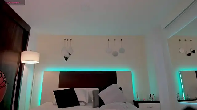Sky_Loren élő XXX-chatje