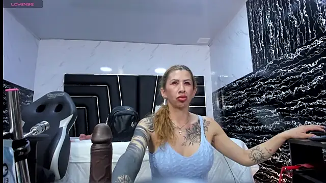 Chat XXX en directo de Ladyy_Scarlett