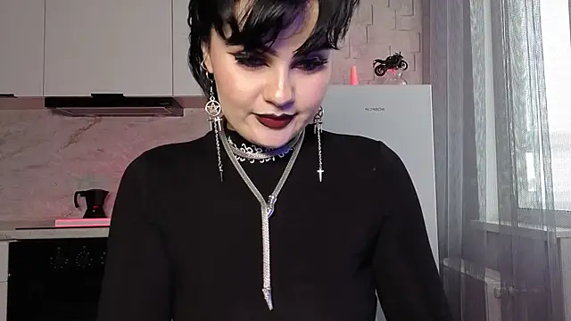 IntrigueYourDay's Live XXX Chat