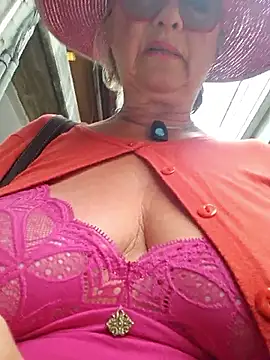 Hot-Muci's Webcam Show
