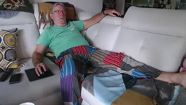 Nudelschwanz Adlı Modelin Canlı XXX Sohbeti