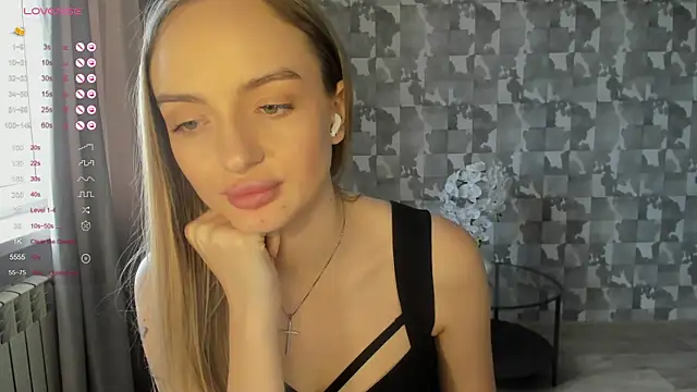 A_delina Adlı Modelin Canlı XXX Sohbeti
