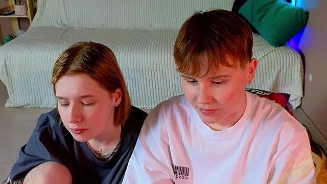 two_gerls_here's Webcam Show