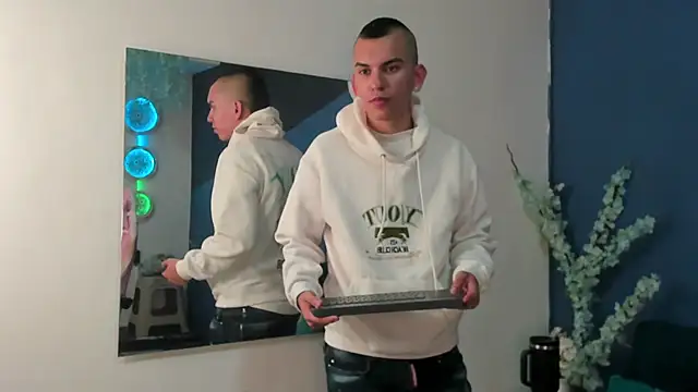 Chat XXX Live Rowan_Cley