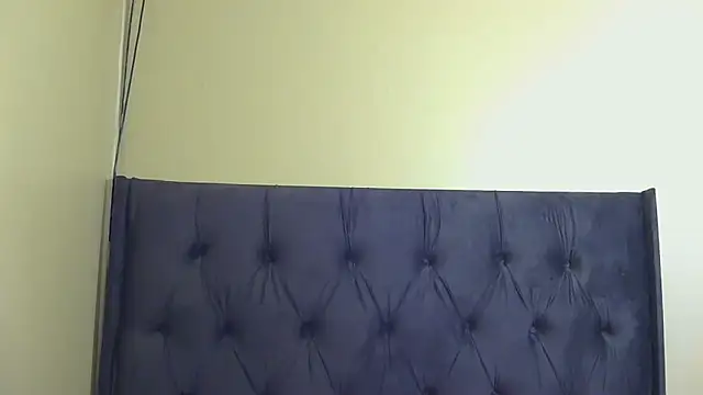 Chat +18 de Dandelion_enigman ao vivo