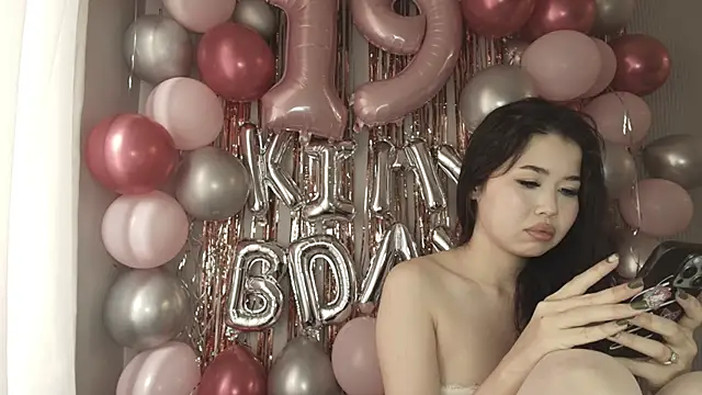 kimyjina Adlı Modelin Canlı XXX Sohbeti