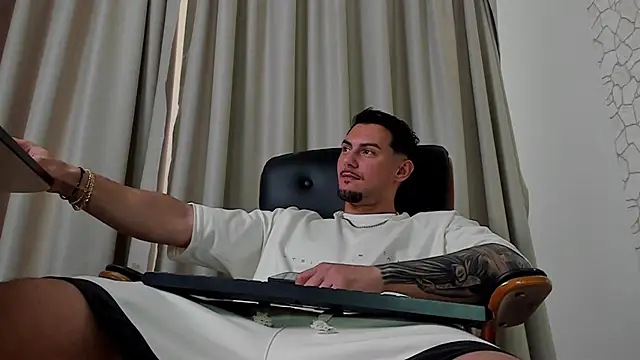 عرض كام ClintMasters