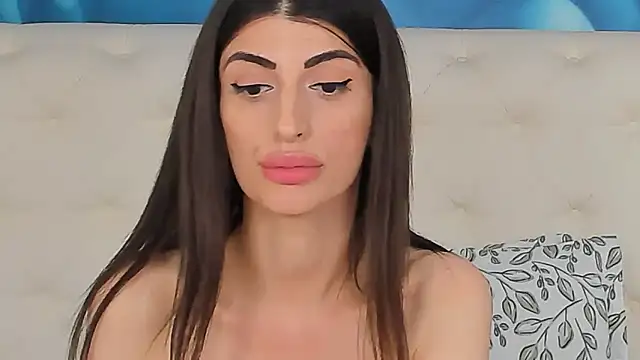 دردشة SkinnyDolly الجنسية المباشرة