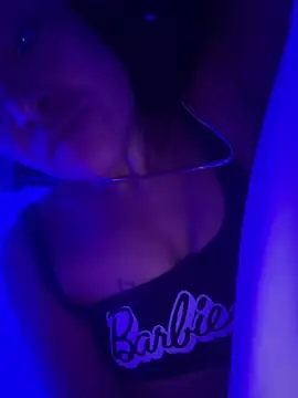 ToXxXiicBarbiie's Live XXX Chat