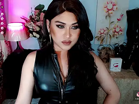 Heavenly_Claudia élő XXX-chatje