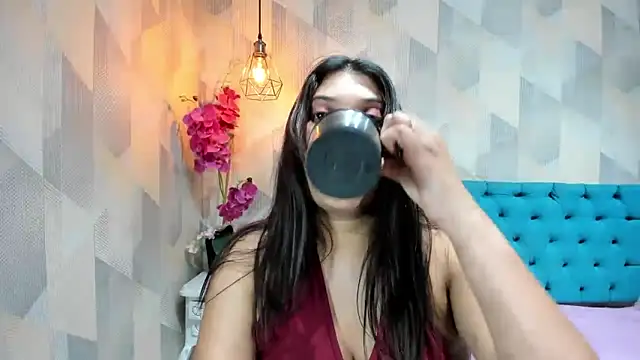 חדר צ'אט בשידור חי של LindaBreeS