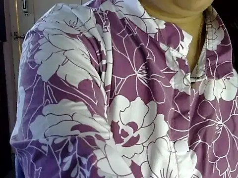 Cute_AliyaaのライブXXXチャット