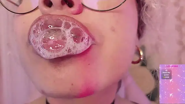 Haelycute Chat XXX live