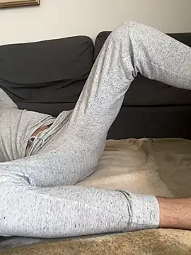 Michel_huge Adlı Modelin Canlı XXX Sohbeti