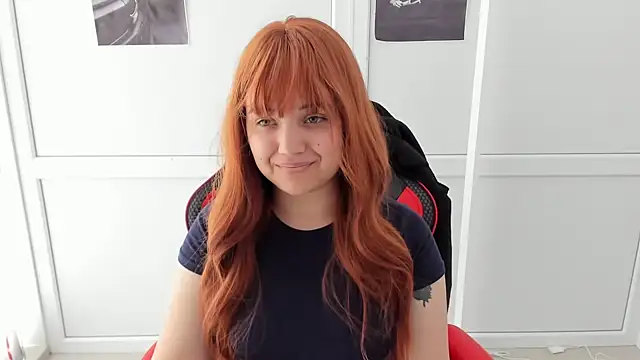 دردشة Caroline_cutte الجنسية المباشرة