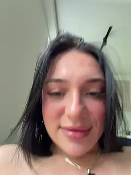 LucyHotty_ Show in webcam