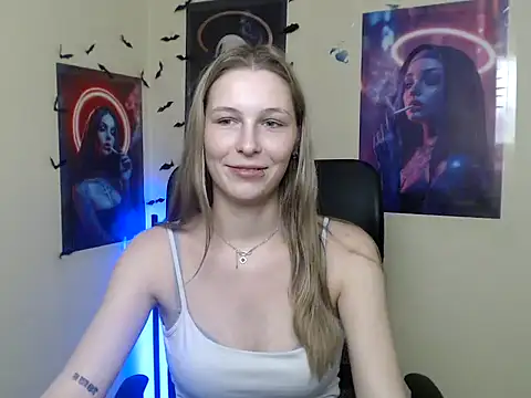 StrangerGi live XXX chat