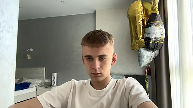 SoloFury 网络视讯表演