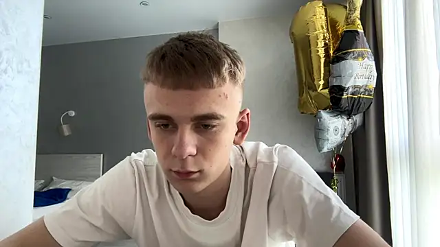 SoloFury 라이브 XXX 채팅