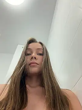 nicole111 Adlı Modelin Canlı XXX Sohbeti