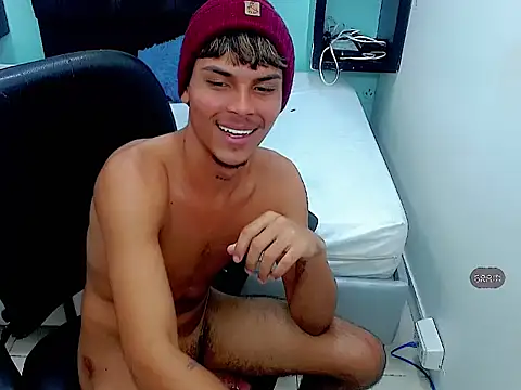 Angel_foxc13: απευθείας συνομιλία ΧΧΧ