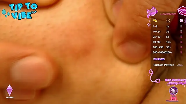 Smallnipples élő XXX-chatje