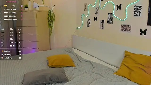 MidnightPoise Live XXX Chat