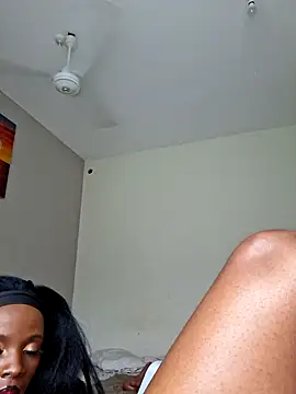 Chatroom XXX en direct de Kamdollie