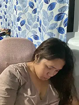 _UrSingleMamiBella_'s Live XXX Chat