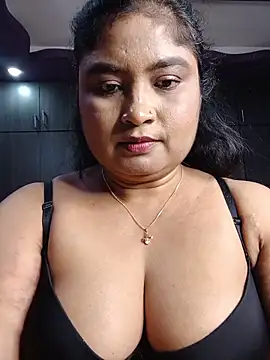 hornyriyanka 现场XXX聊天
