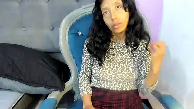 Chat XXX en directo de karolinee_66_