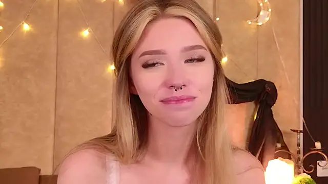 Sierra_Fane Chat XXX in diretta