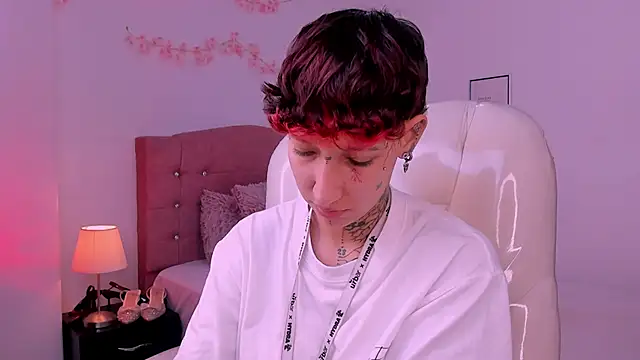 Luci_Rose élő XXX-chatje