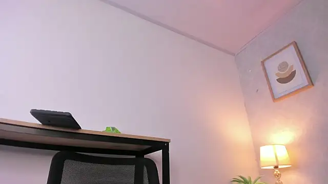 Chat +18 de Caroline_dh ao vivo
