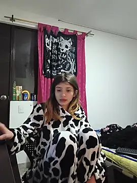 KratosAfroditacs Chat XXX live