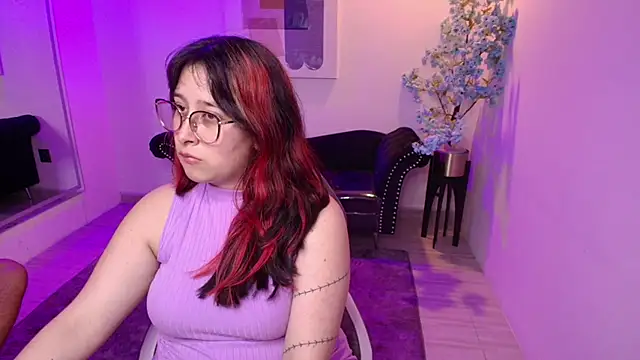 TarlyWho's Live XXX Chat