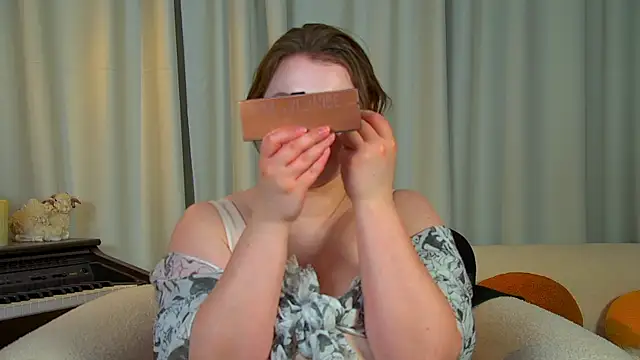 MelodyMoores' Live XXX Chat