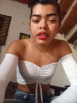 RocioardienteのライブXXXチャット