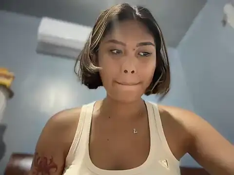 Alaia_River – Naživo XXX chat