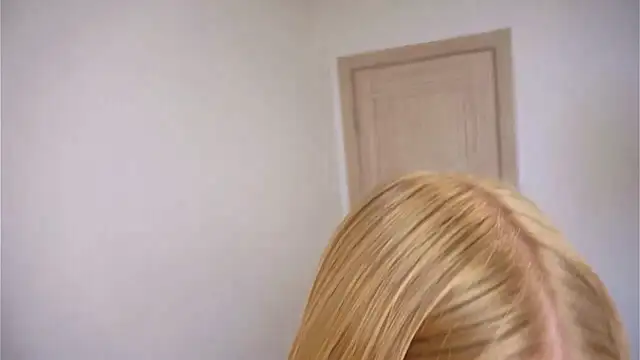 XXX chat uživo modela EllenReeves