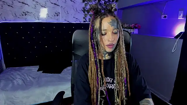 Živý XXX chat Lucy_Doll8