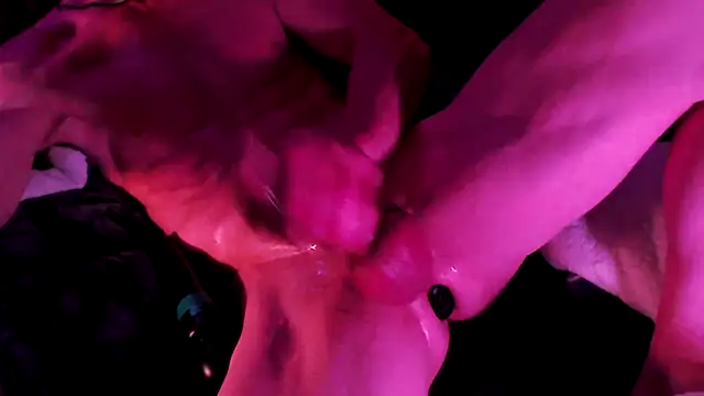 SpunsieLove élő XXX-chatje