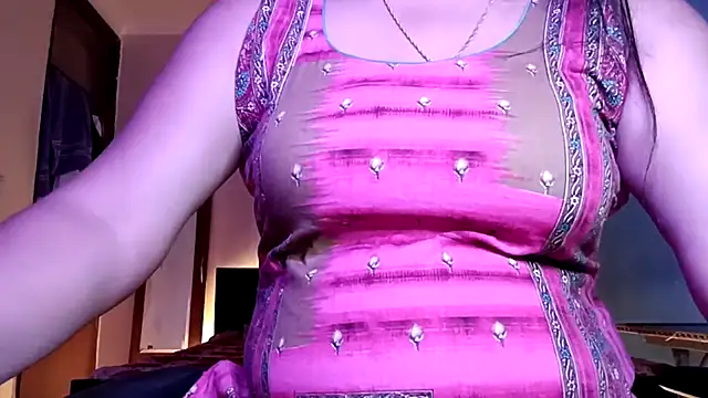 YourDesi_Laila_ Pertunjukan Webcam