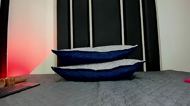Chatroom XXX en direct de Aura-bakerr