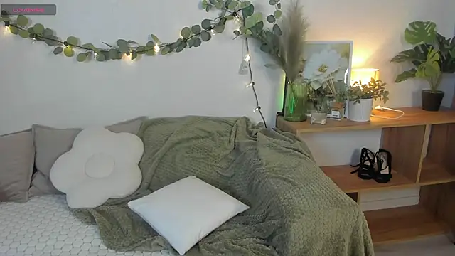 HoneyEmilly Live XXX Chat
