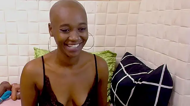 Chat +18 de EbonyOlive69 ao vivo
